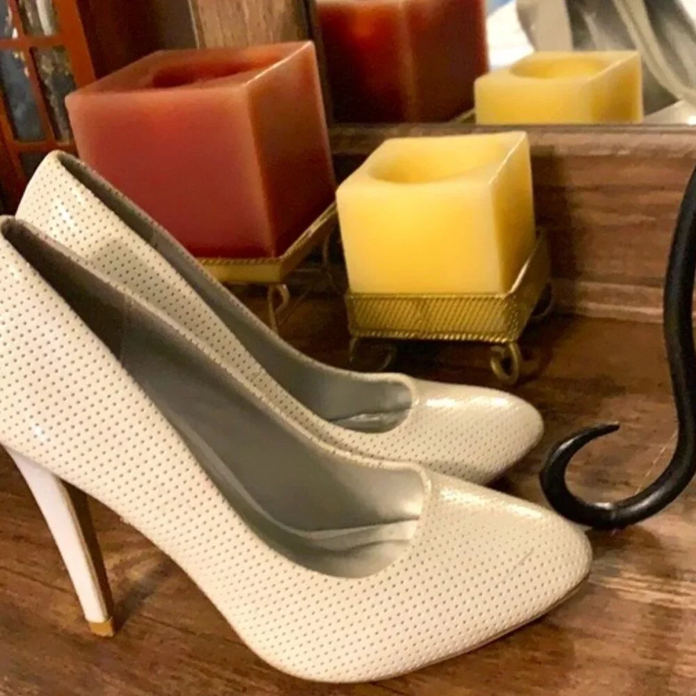 Heels - Picture 1 of 8